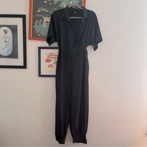 NWOT BUTTON-DOWN (6) COLLARED JUMPSUIT